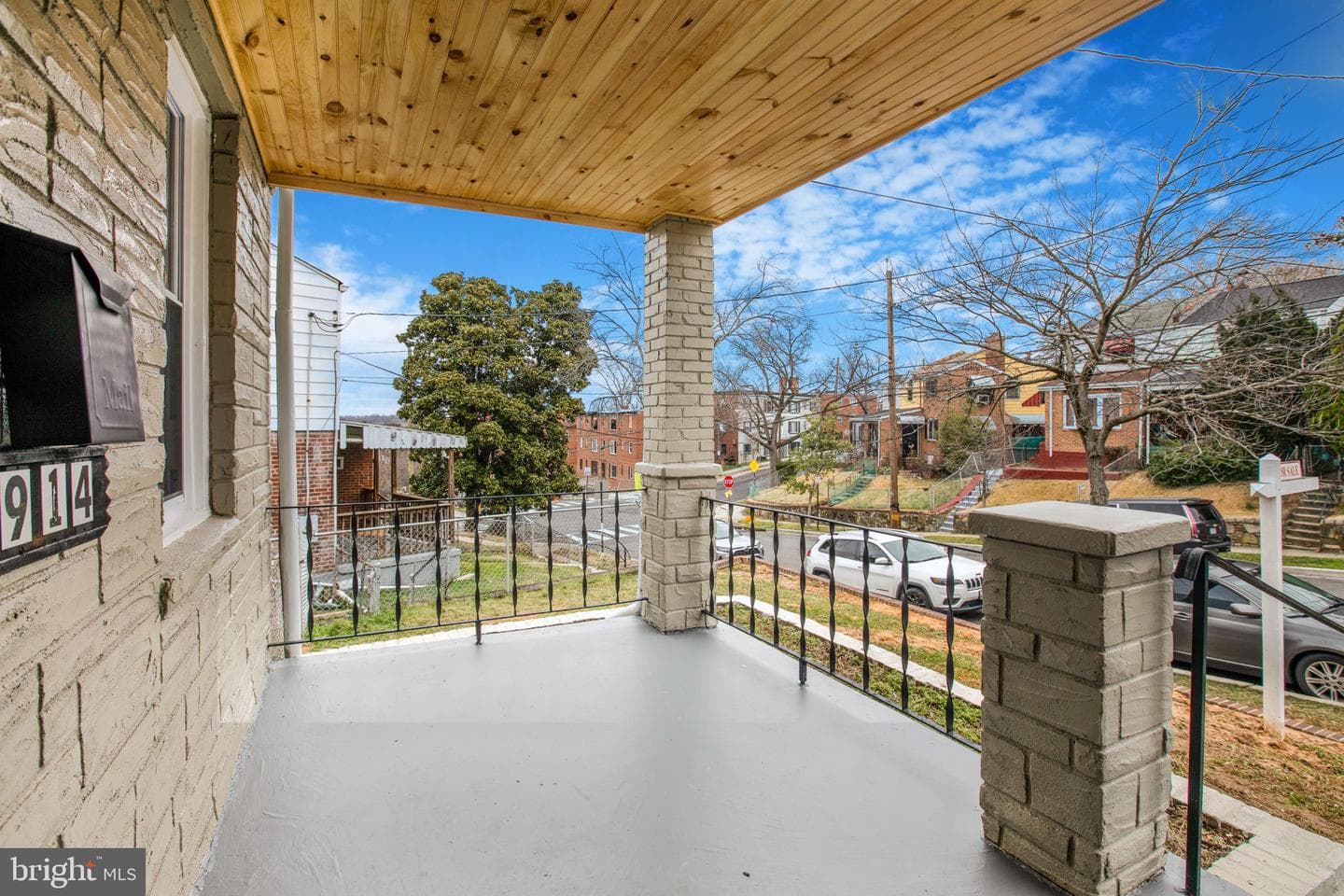 914 52nd Street NE photo 4