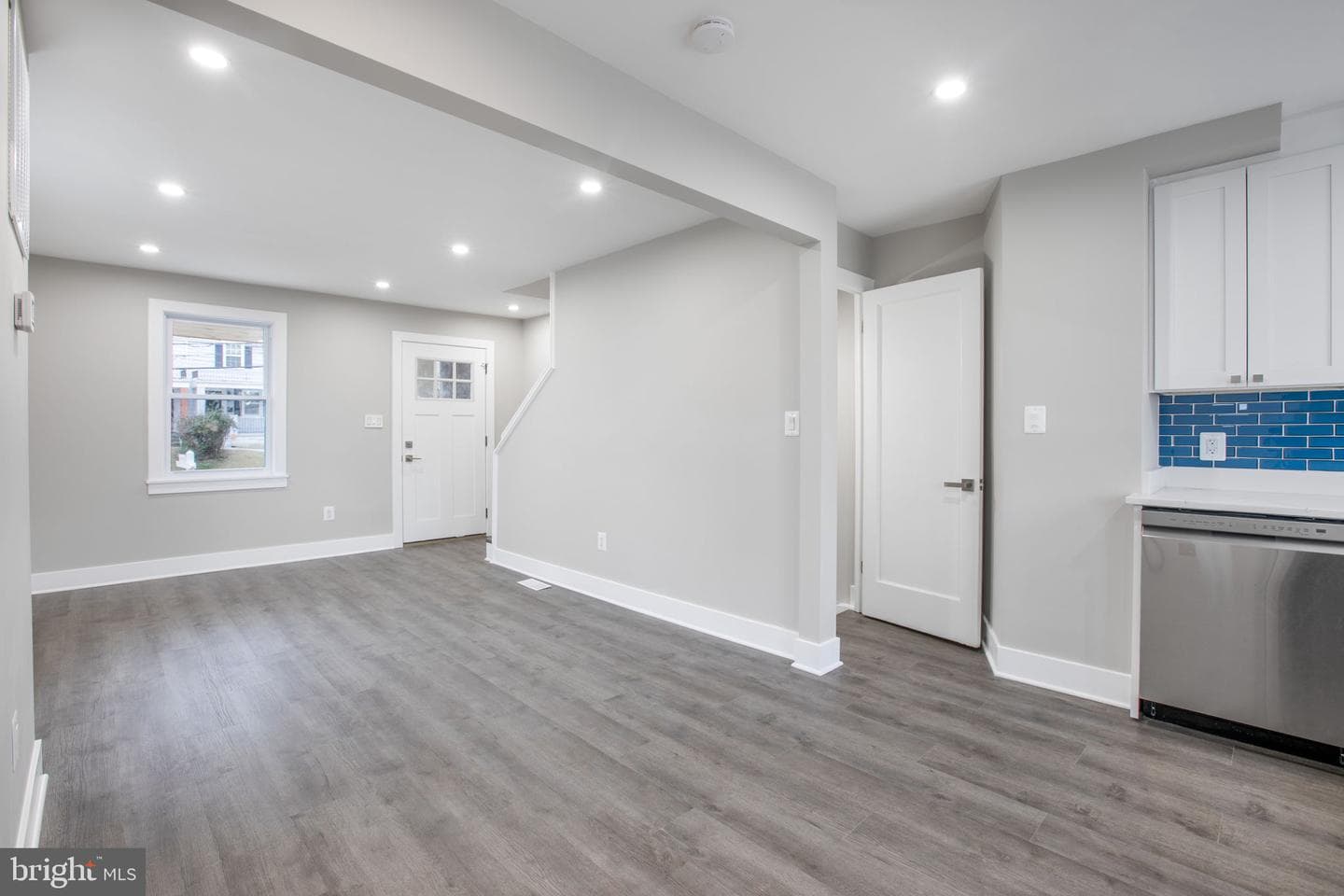 914 52nd Street NE photo 7