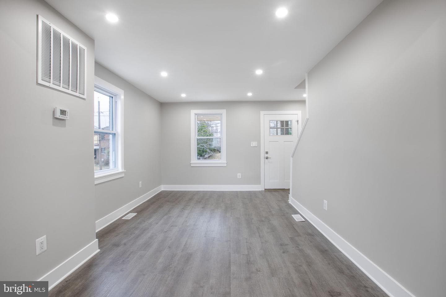 914 52nd Street NE photo 8