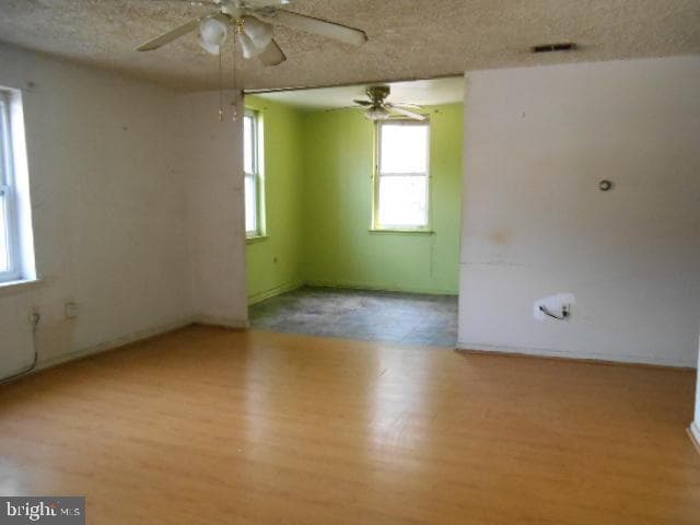 1431 C Street NE photo 4