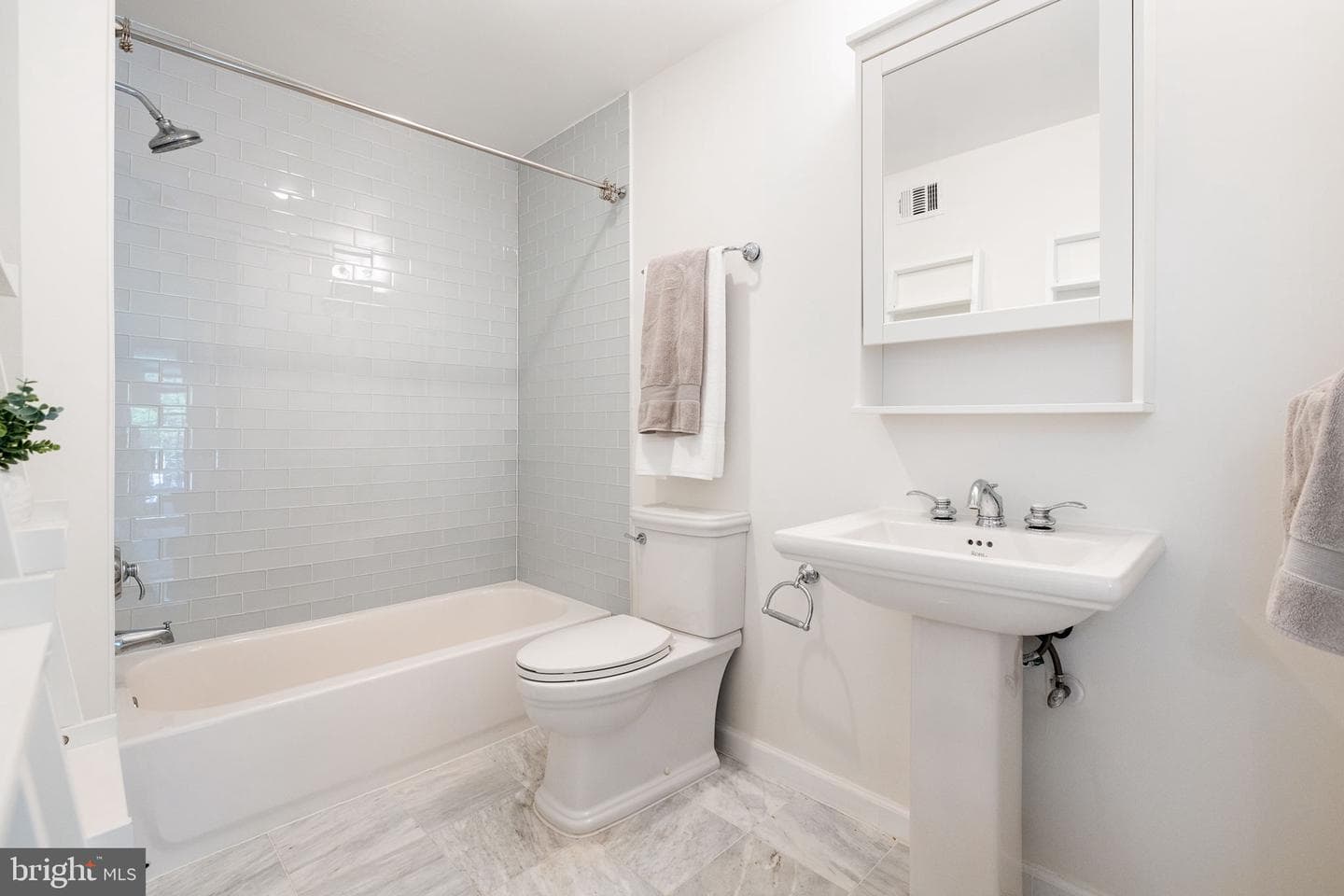 4253 Fordham Road NW photo 39