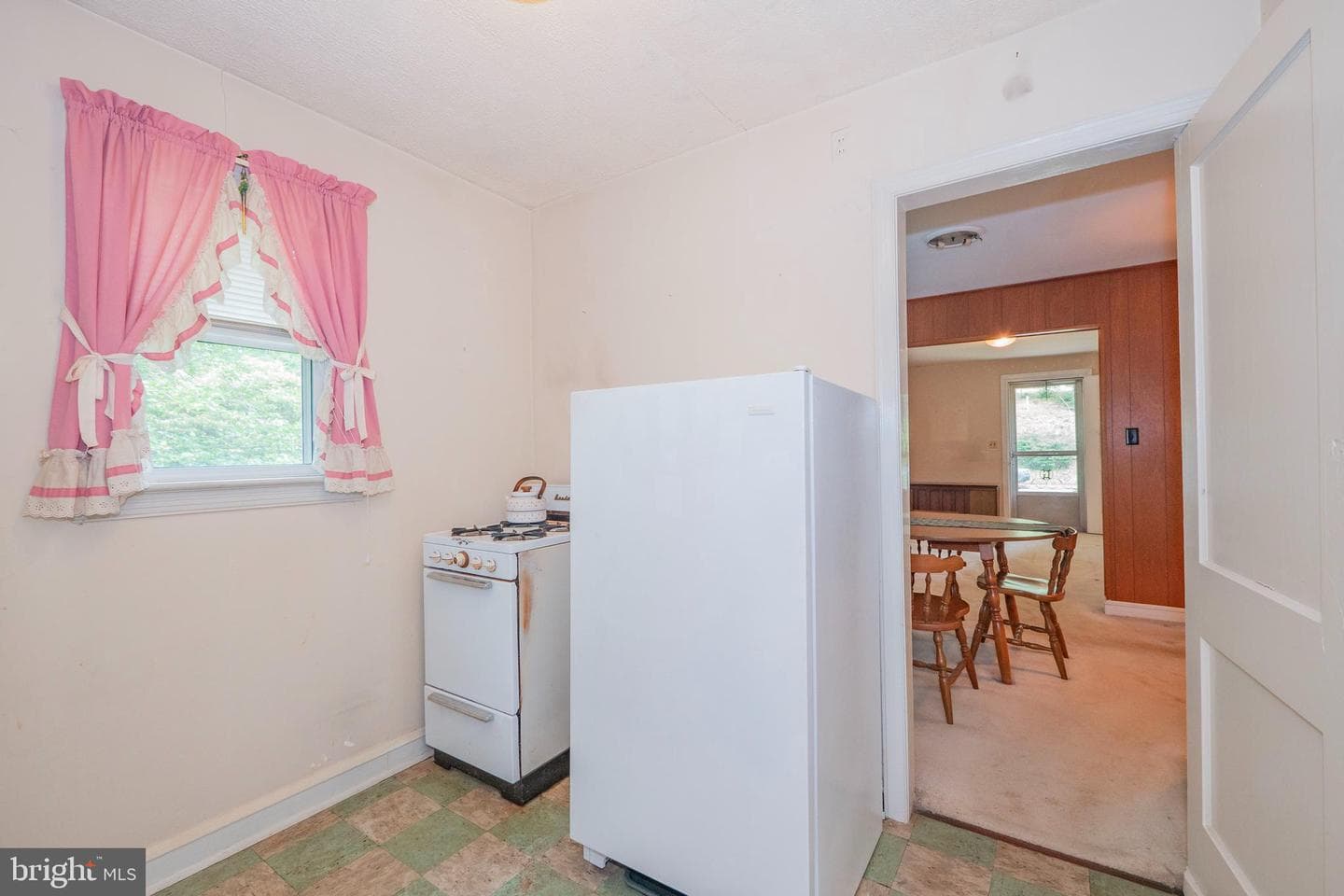 3669 Camden Street SE photo 10