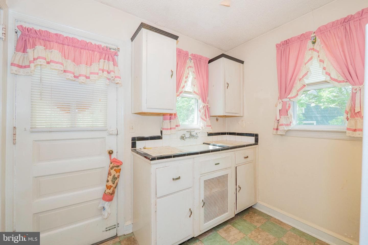 3669 Camden Street SE photo 8