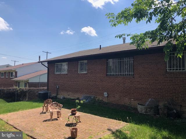 812 Kennedy Street NE photo 2