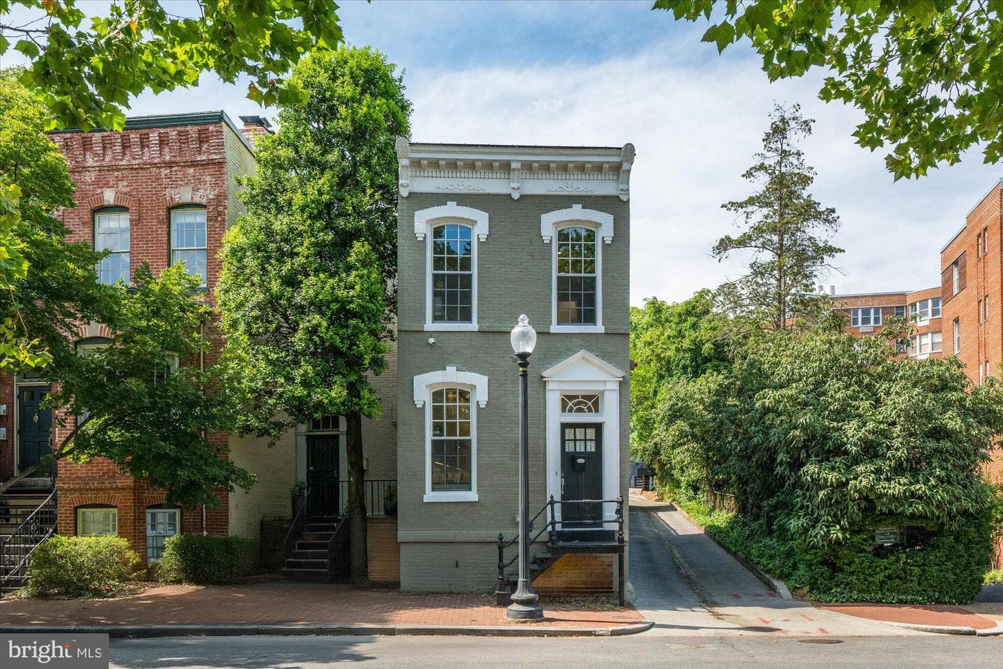 2439 P Street NW photo 1