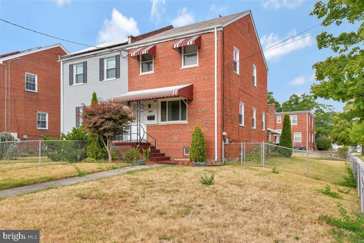 4982 Sargent Road NE photo 3