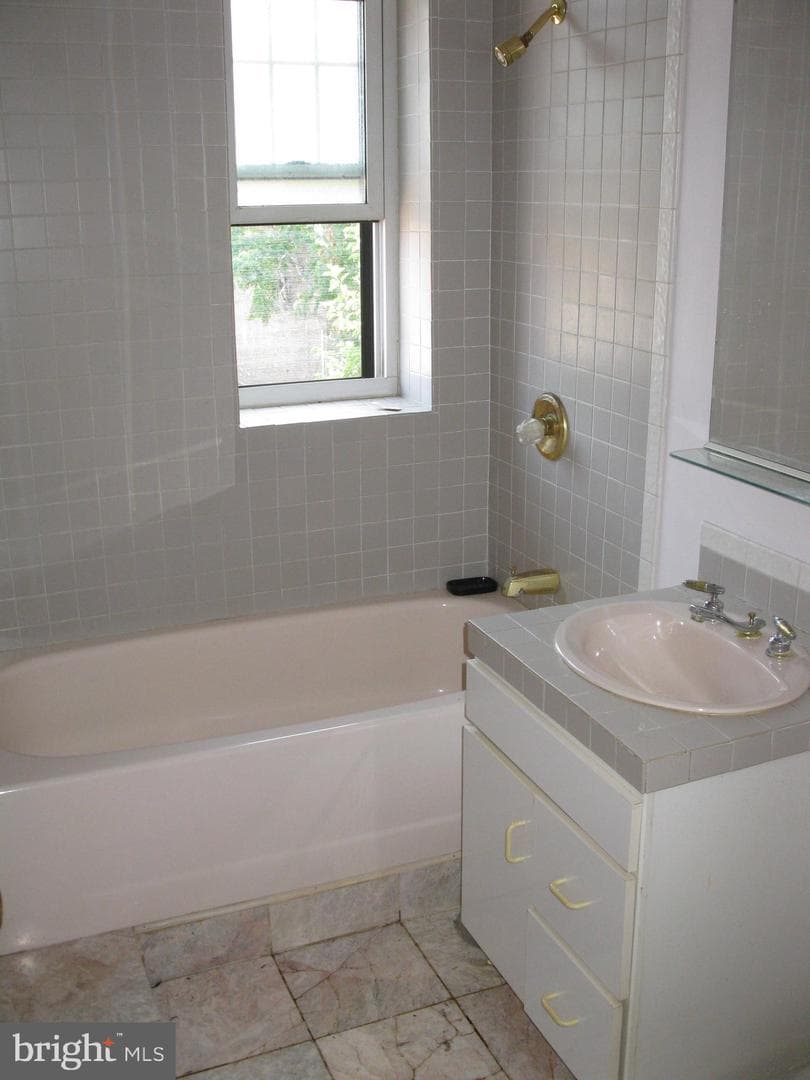 116 Thomas Street NW photo 32