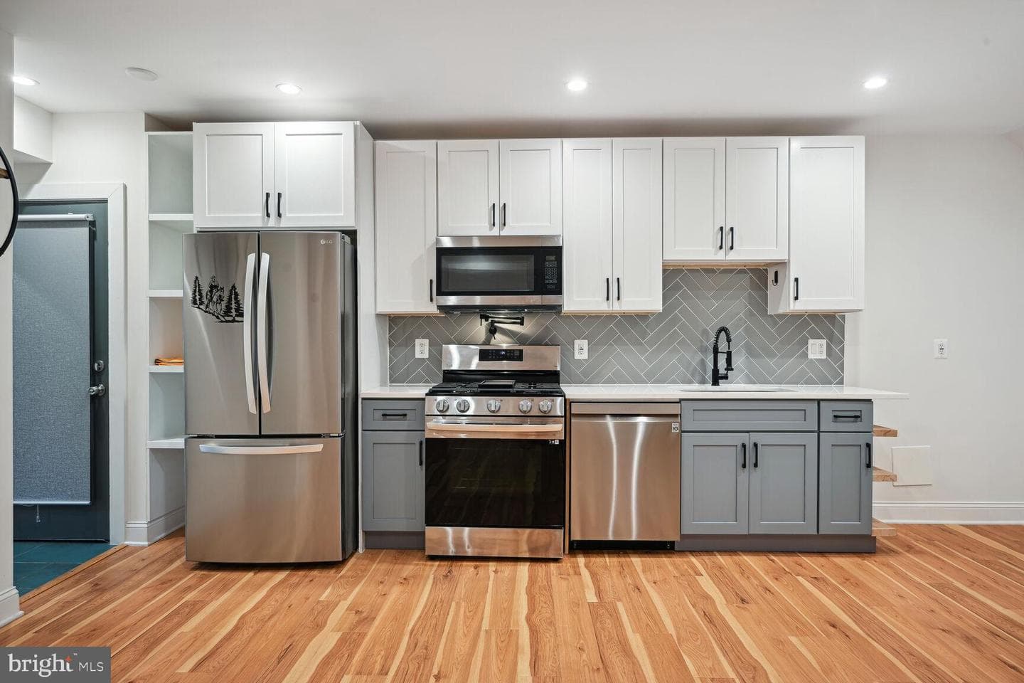 428 Evarts Street NE #1 photo 2