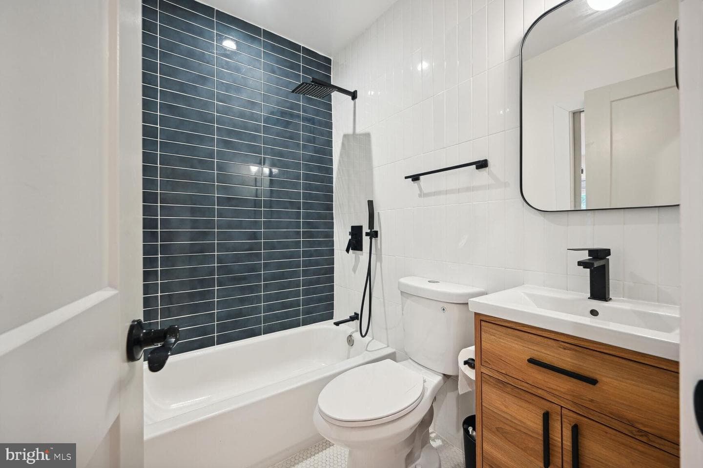 428 Evarts Street NE #1 photo 4