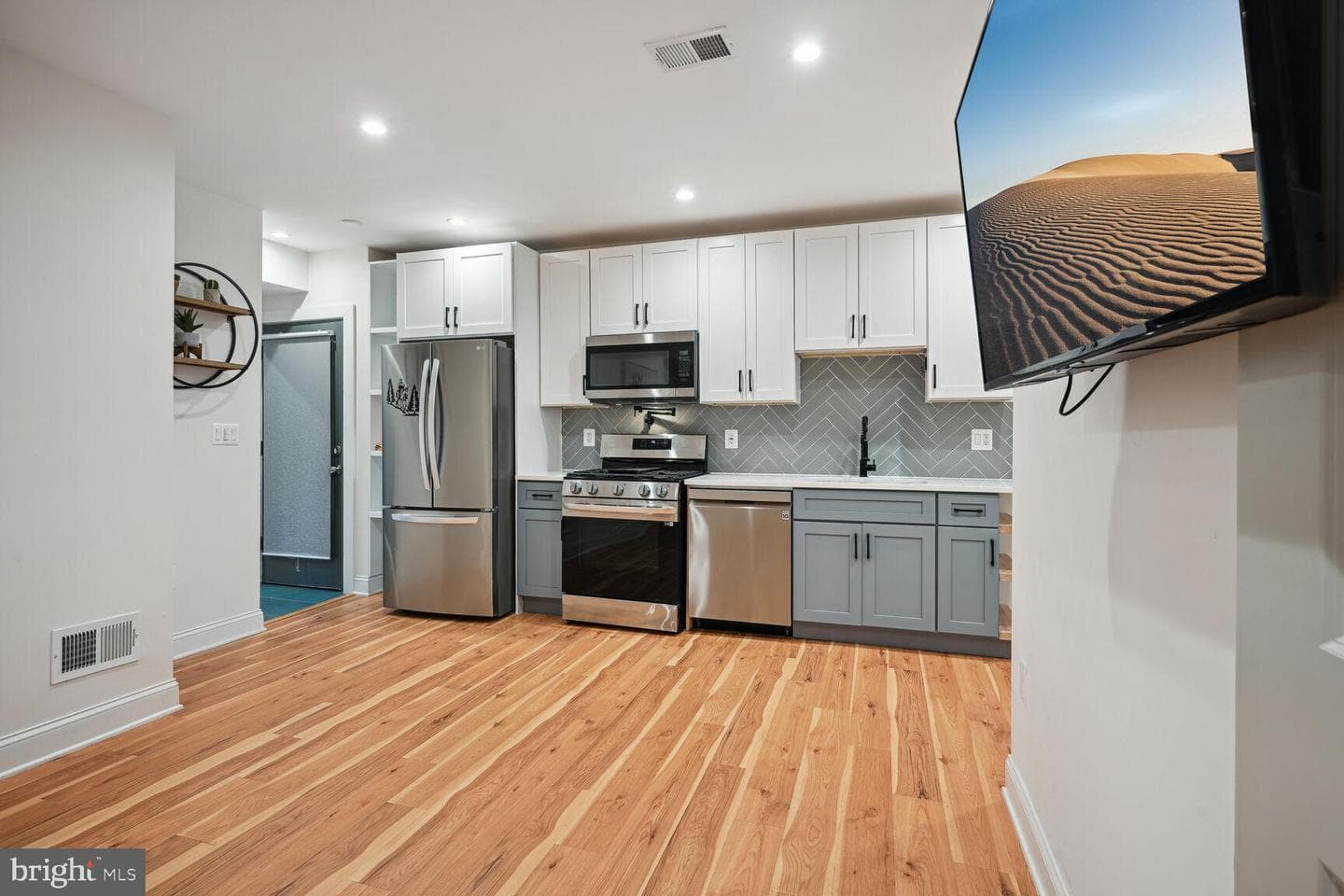 428 Evarts Street NE #1 photo 8
