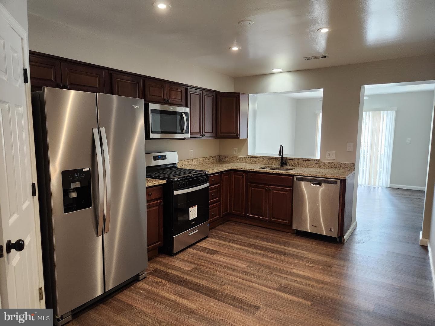 1722 Montana Avenue NE #1722 photo 9