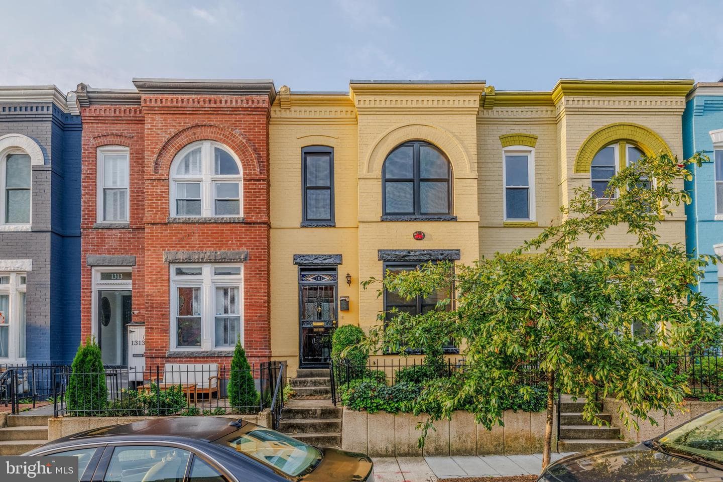 1311 Emerald Street NE photo 1
