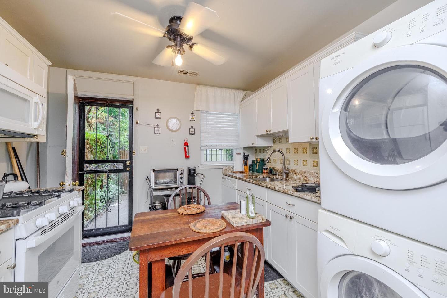 1311 Emerald Street NE photo 12