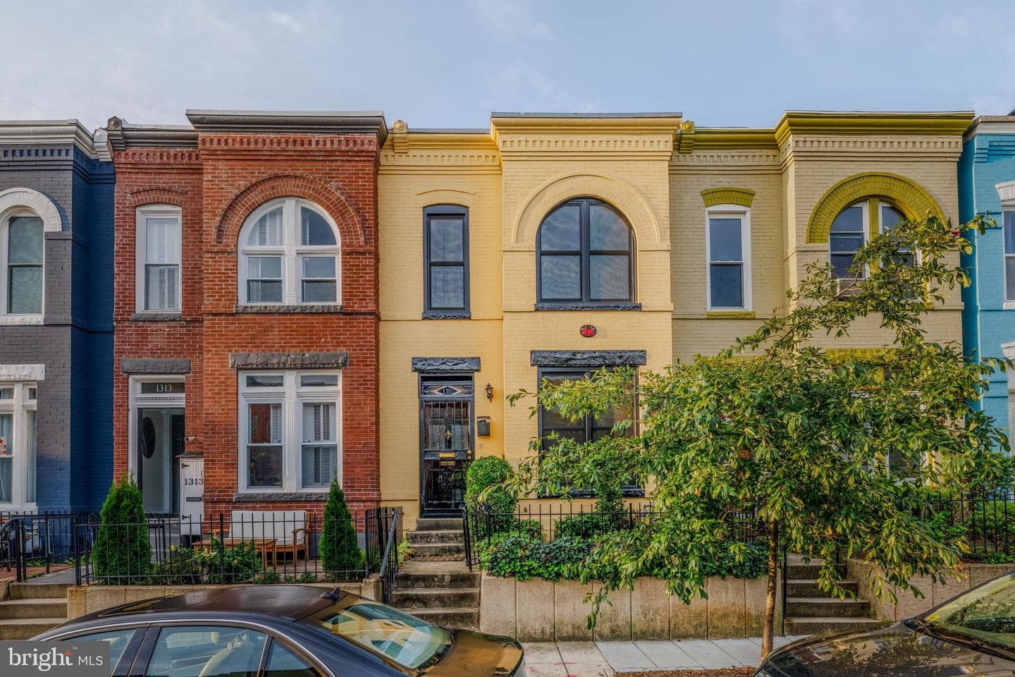 1311 Emerald Street NE photo 3