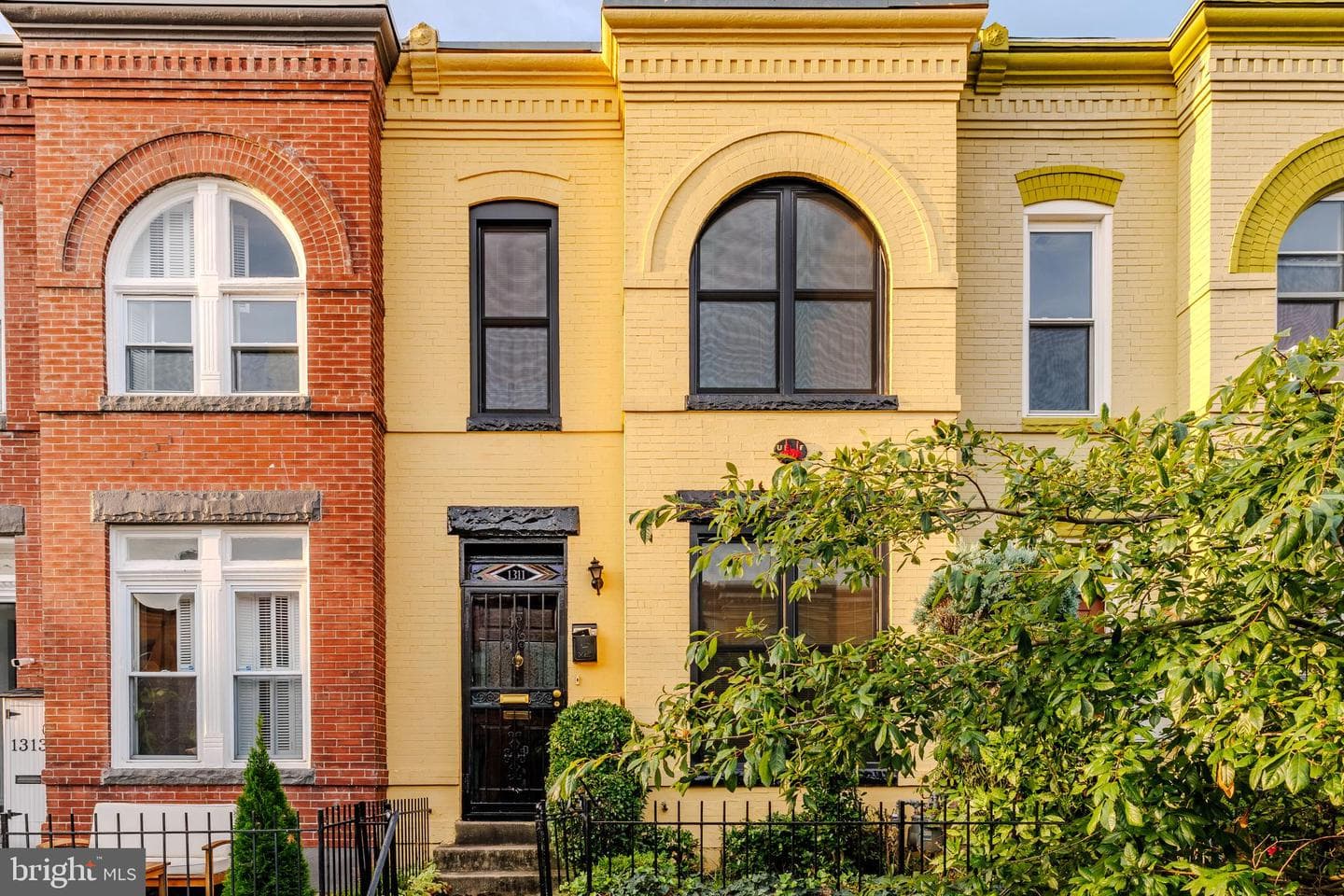 1311 Emerald Street NE photo 4