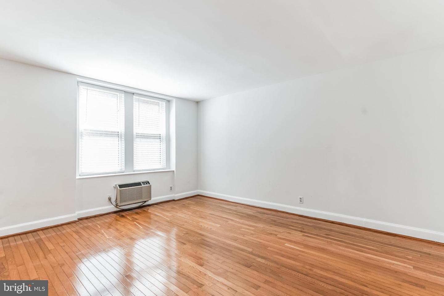 1316 New Hampshire Avenue NW #404 photo 15