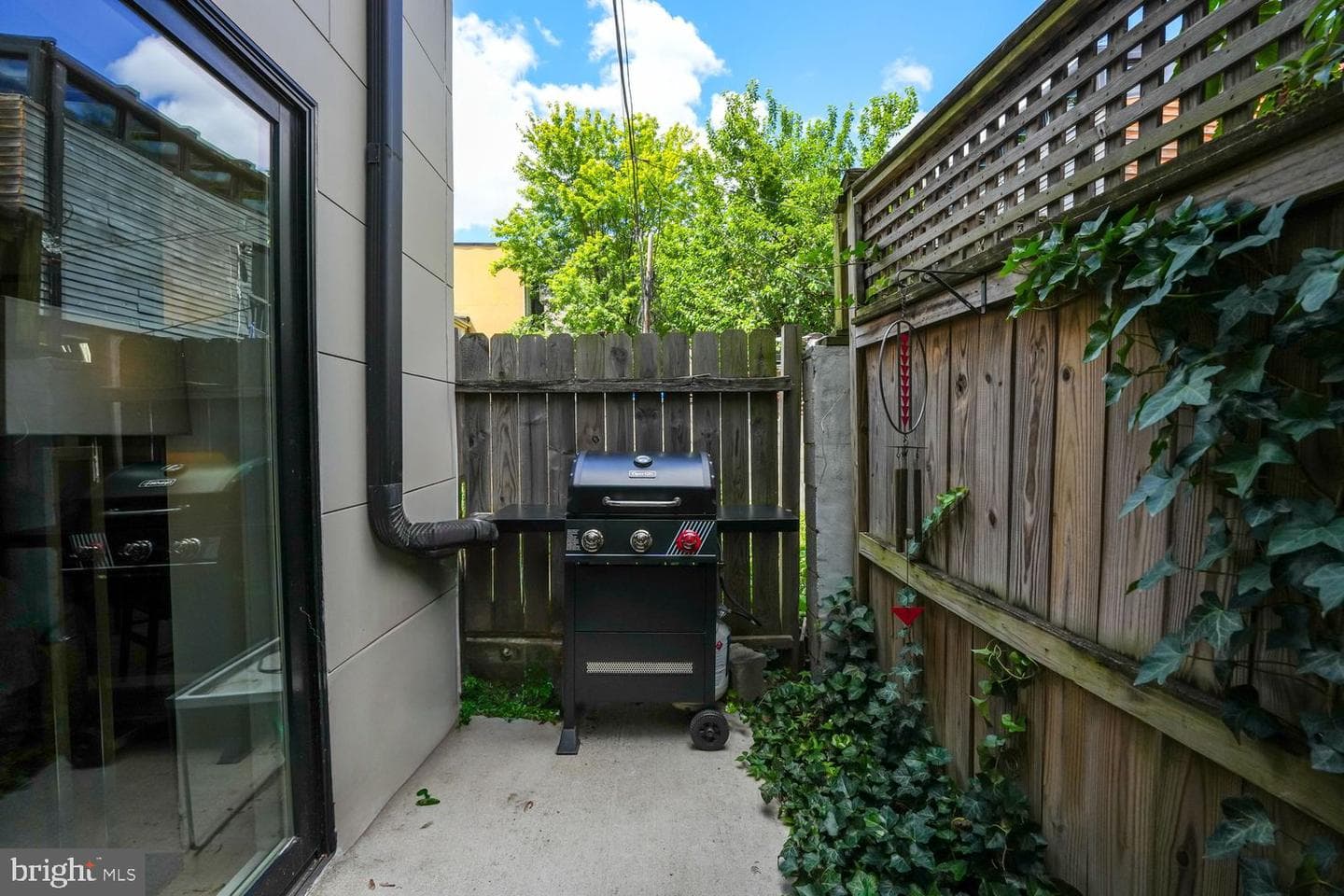 1905 9 1/2 Street NW photo 8