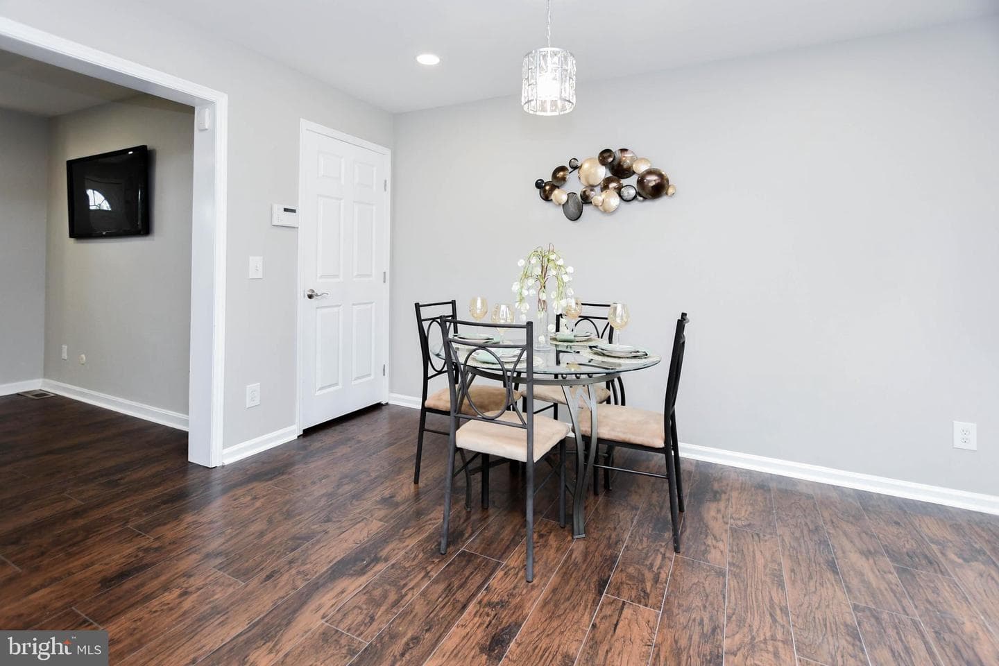 1145 Summit Street NE photo 17