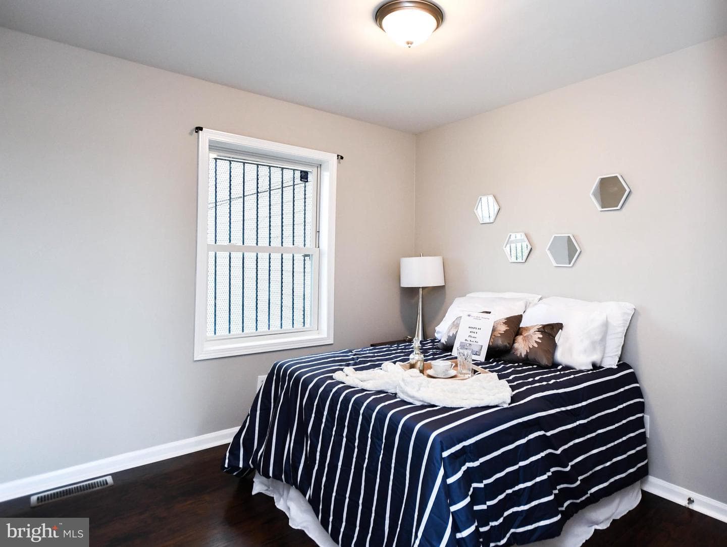 1145 Summit Street NE photo 24