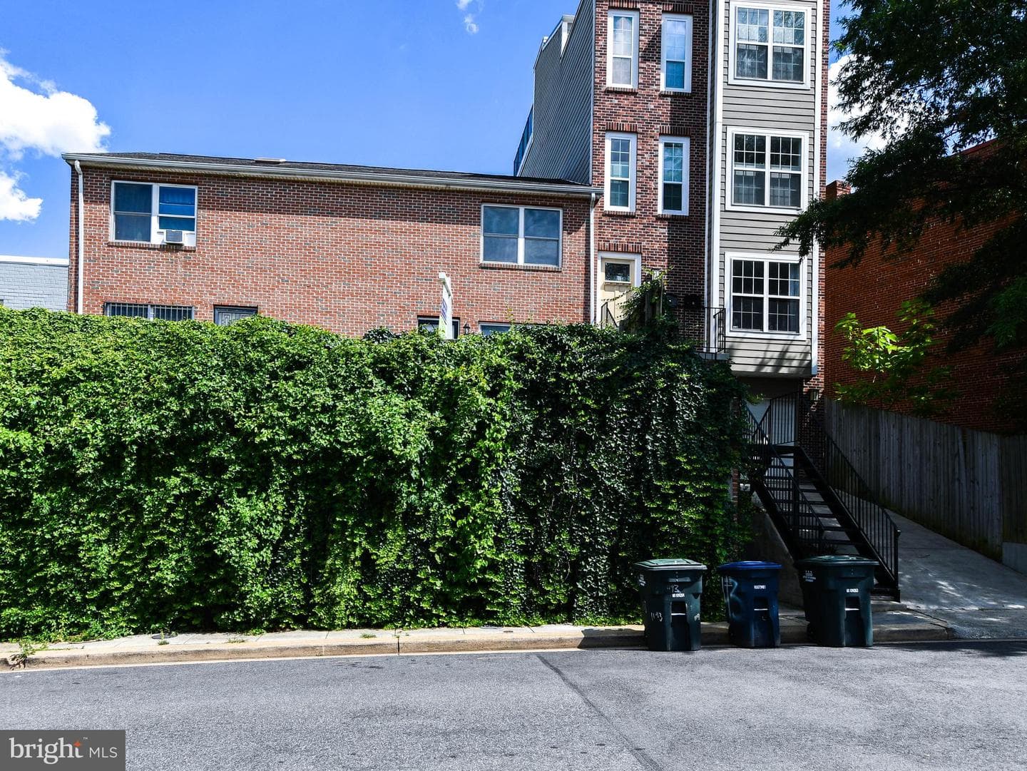1145 Summit Street NE photo 5
