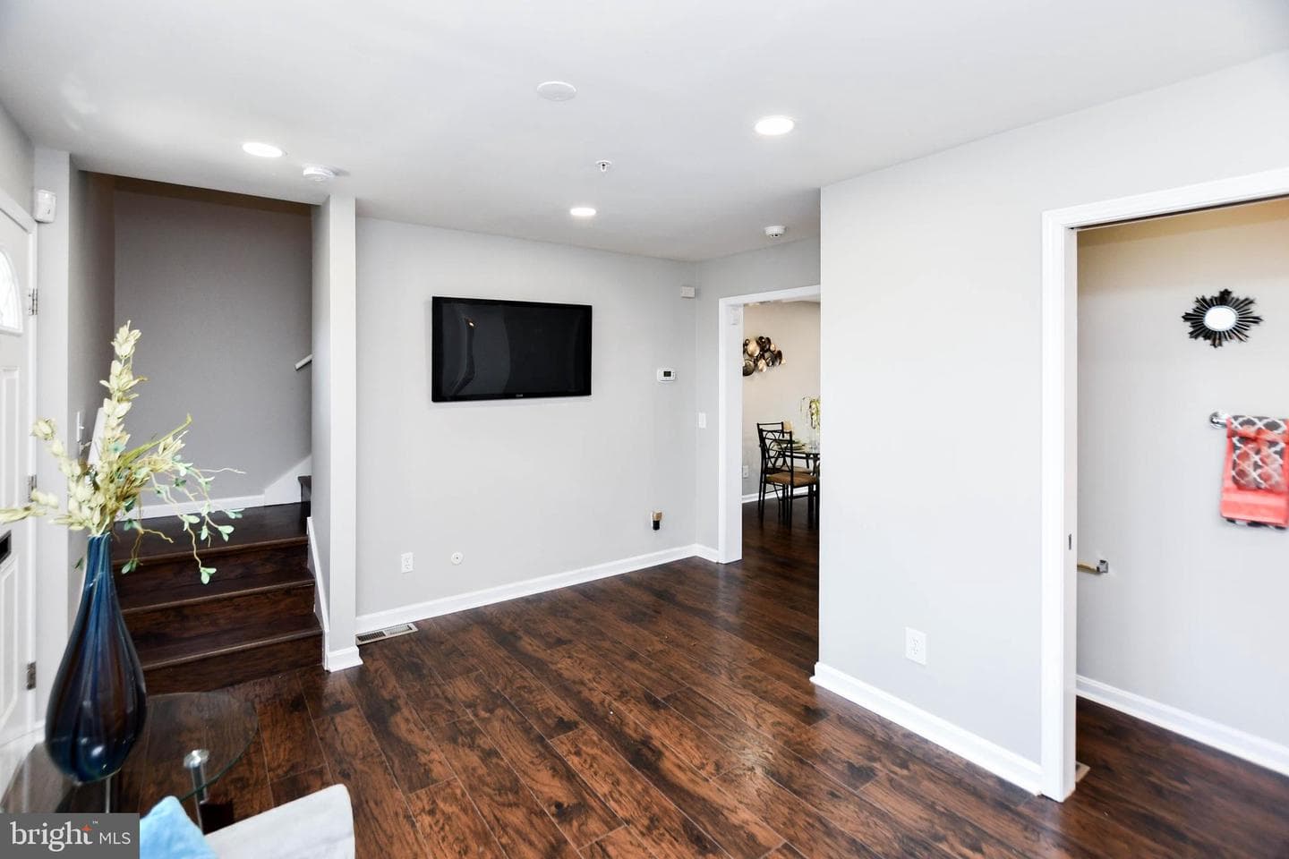 1145 Summit Street NE photo 6