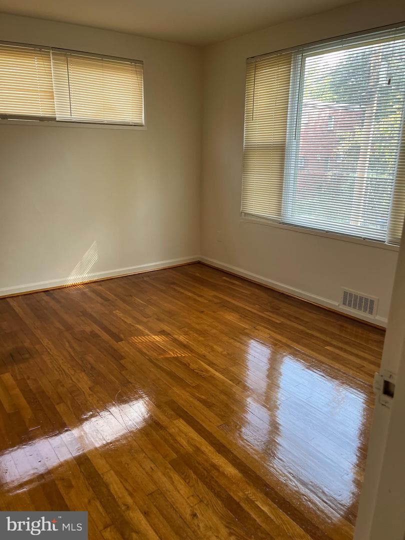 115 Victor Street NE photo 11