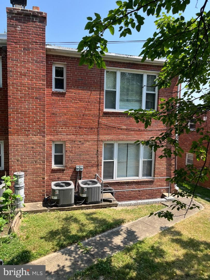 115 Victor Street NE photo 15