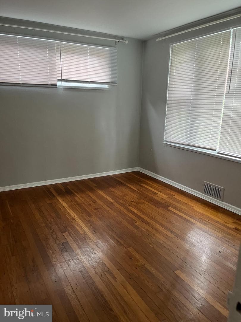 115 Victor Street NE photo 8
