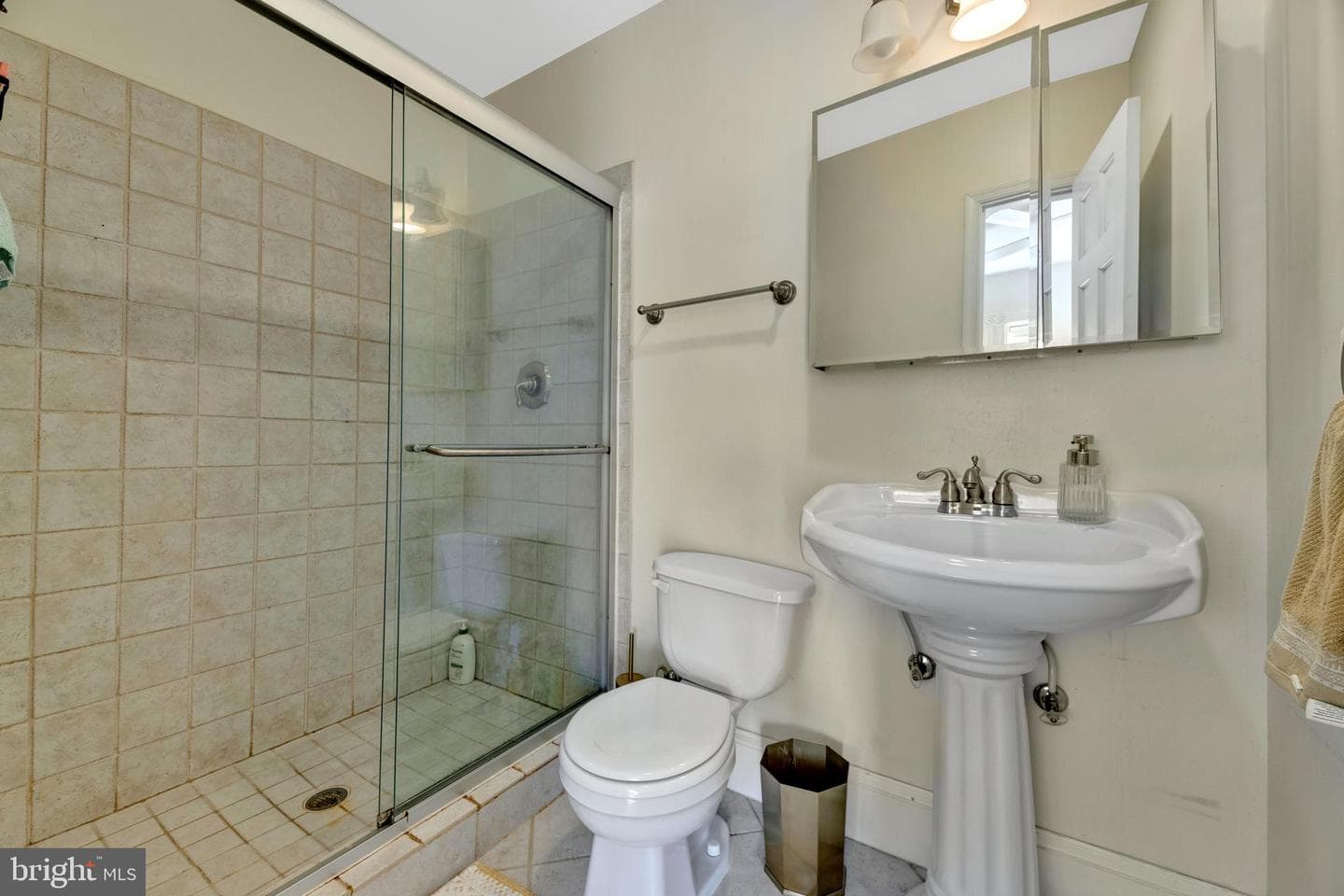 627 Morton Place NE photo 15