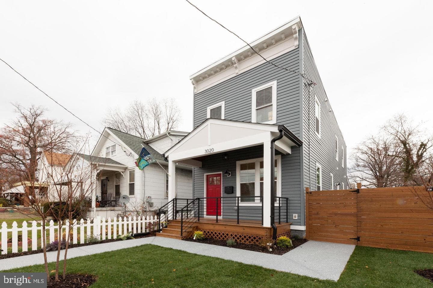 3020 7th Street SE