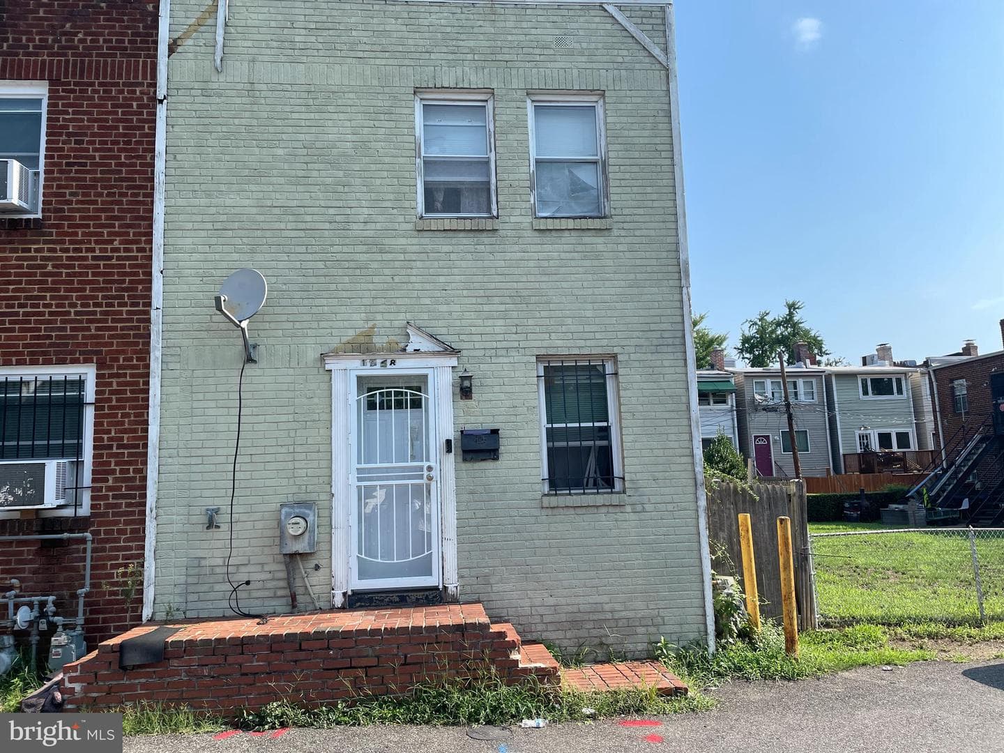 1658 F Street NE photo 2