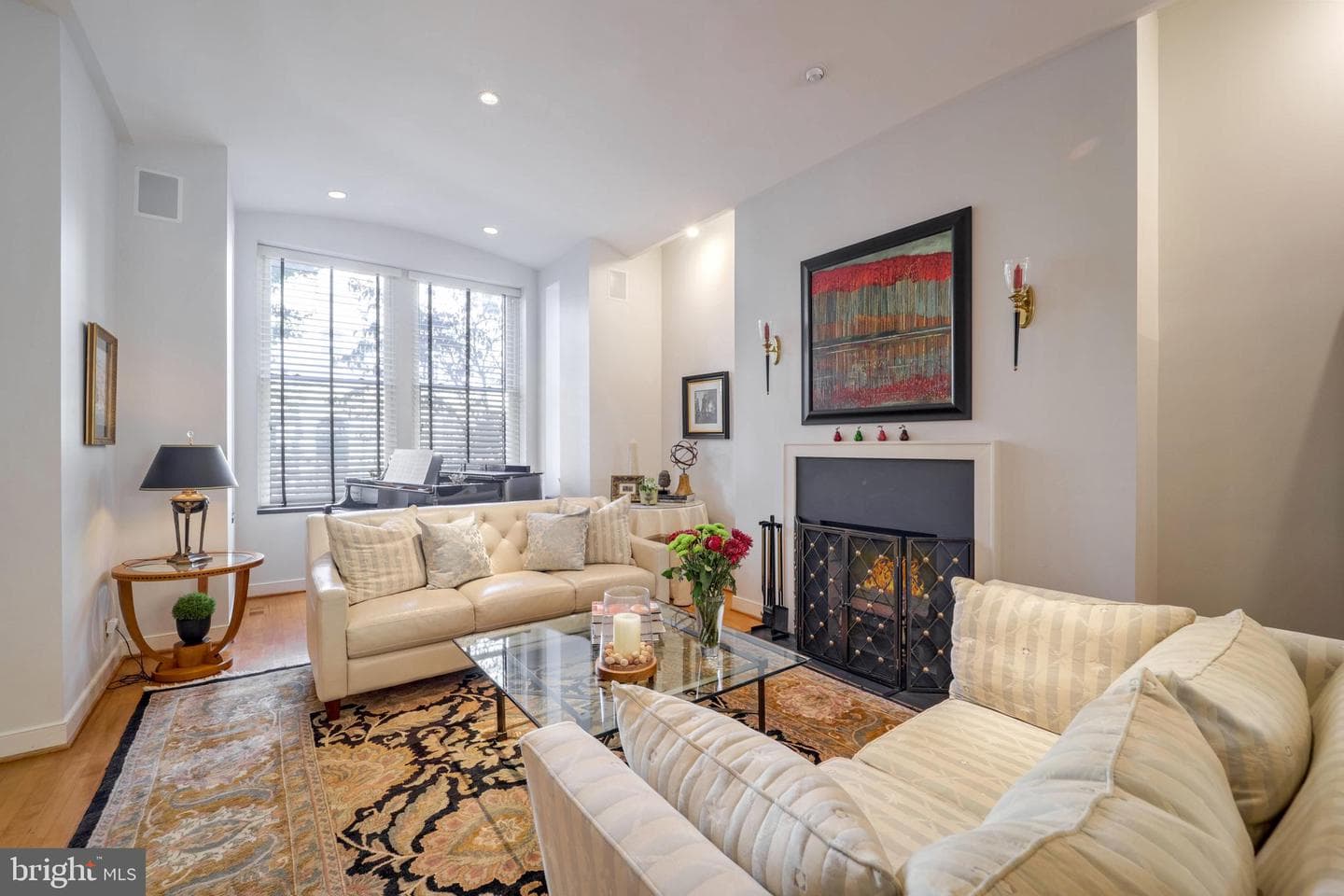 2020 Hillyer Place NW photo 5