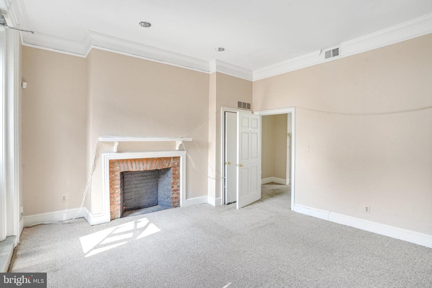 715 G Street SE photo 19