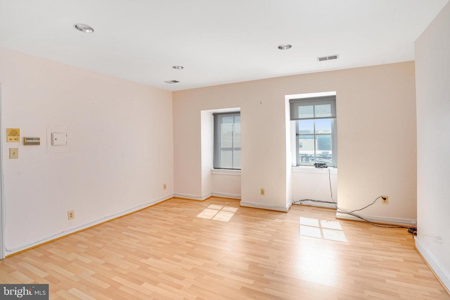 715 G Street SE photo 27