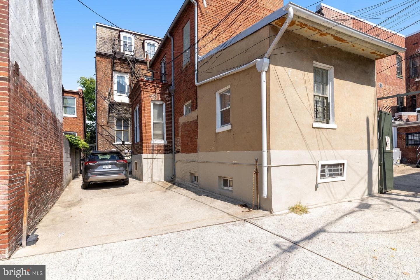 715 G Street SE photo 31