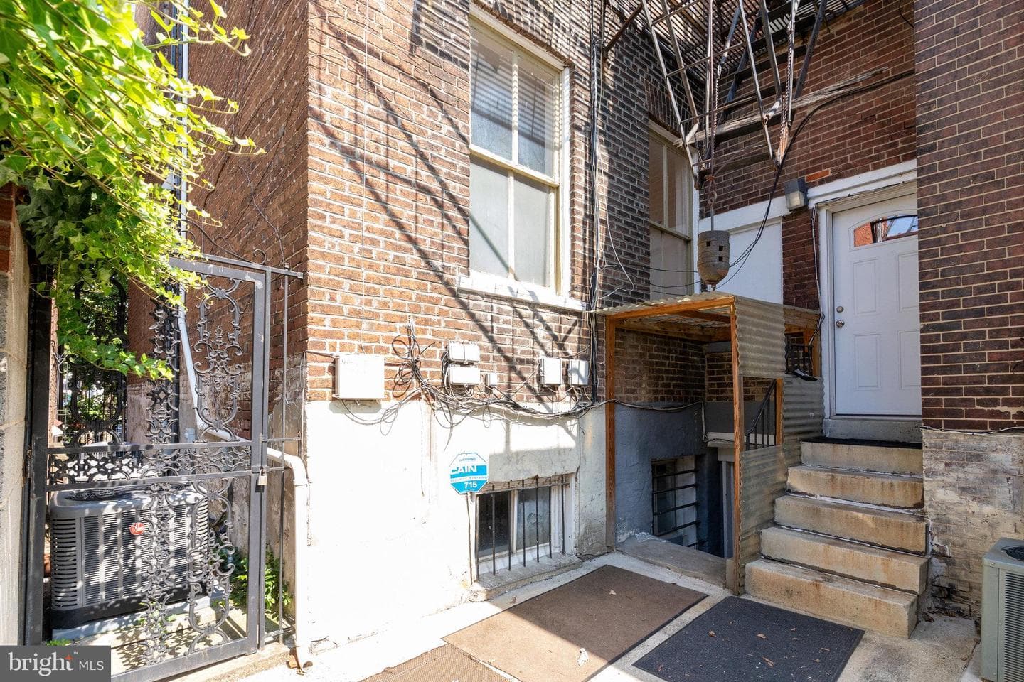 715 G Street SE photo 33