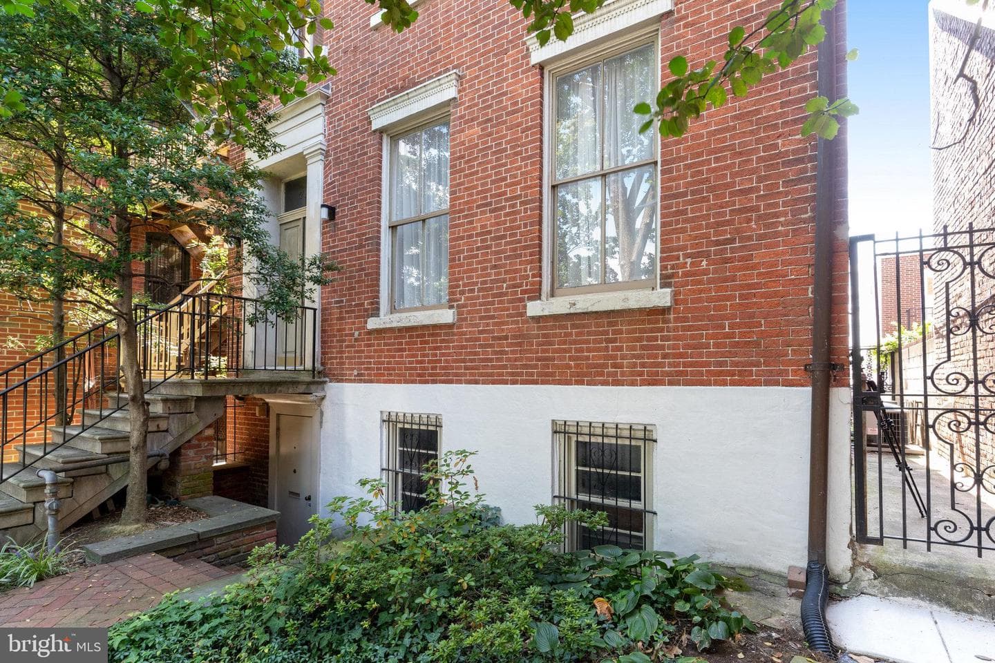 715 G Street SE photo 4