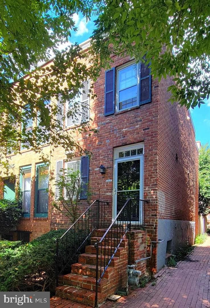 2413 I Street NW photo 1