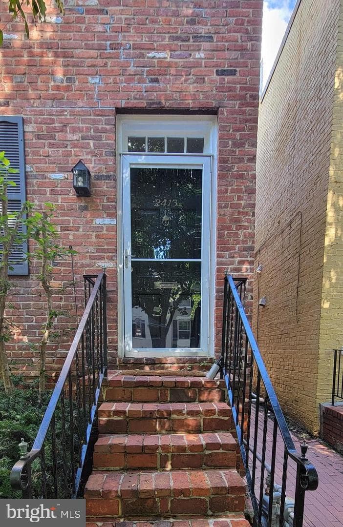 2413 I Street NW photo 4