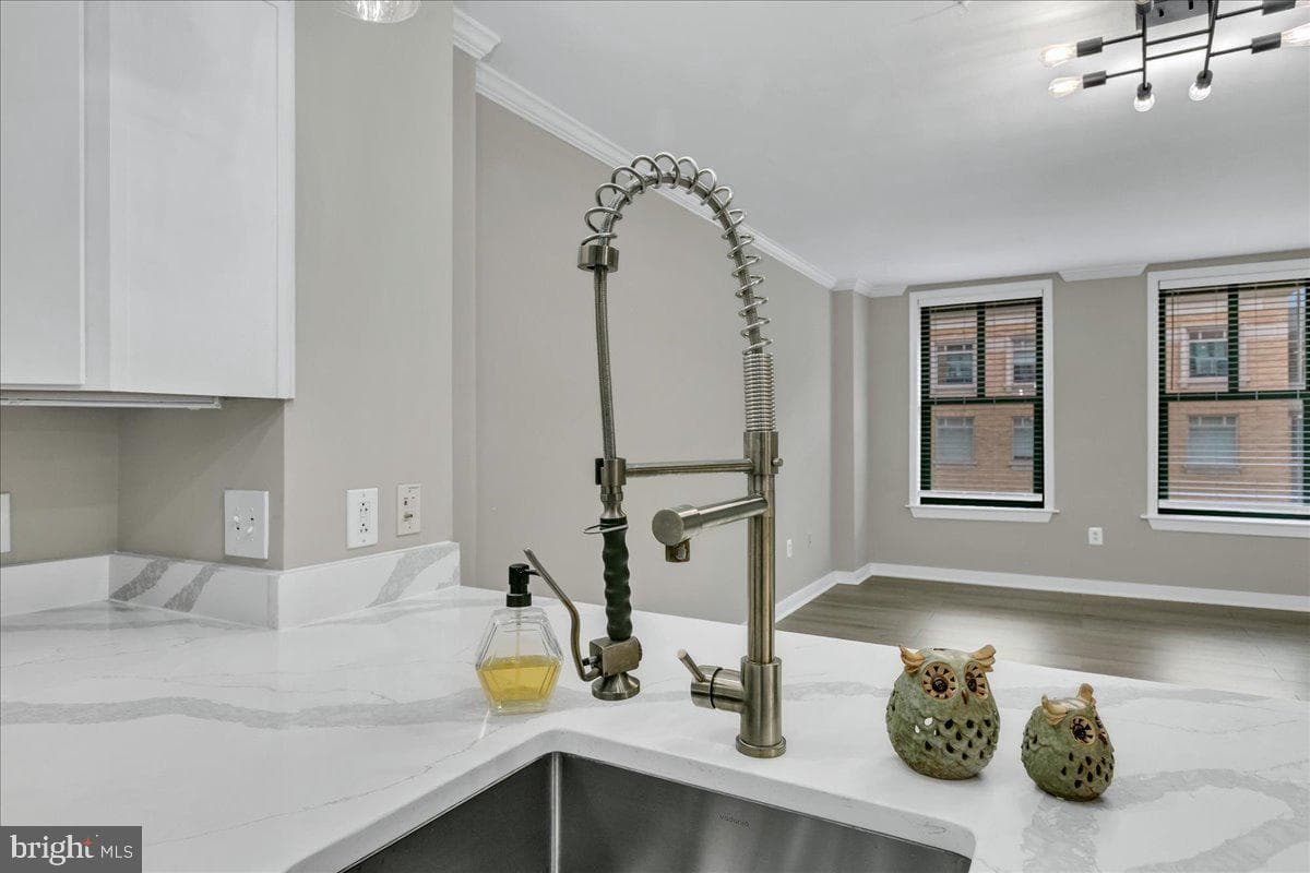 616 E E Street NW #1022 photo 11