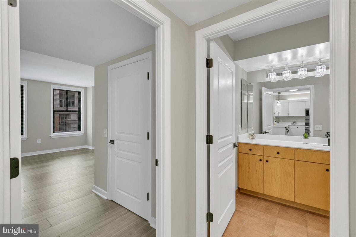 616 E E Street NW #1022 photo 19