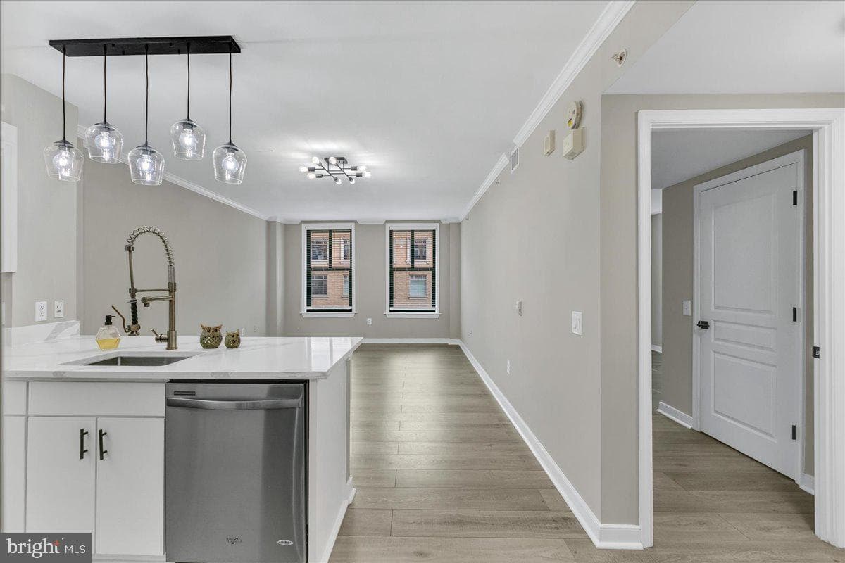 616 E E Street NW #1022 photo 2