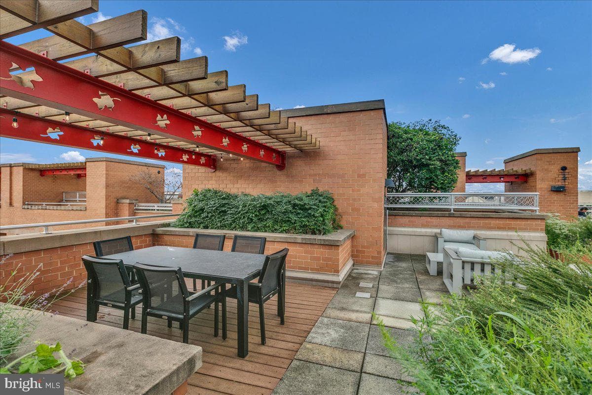 616 E E Street NW #1022 photo 34