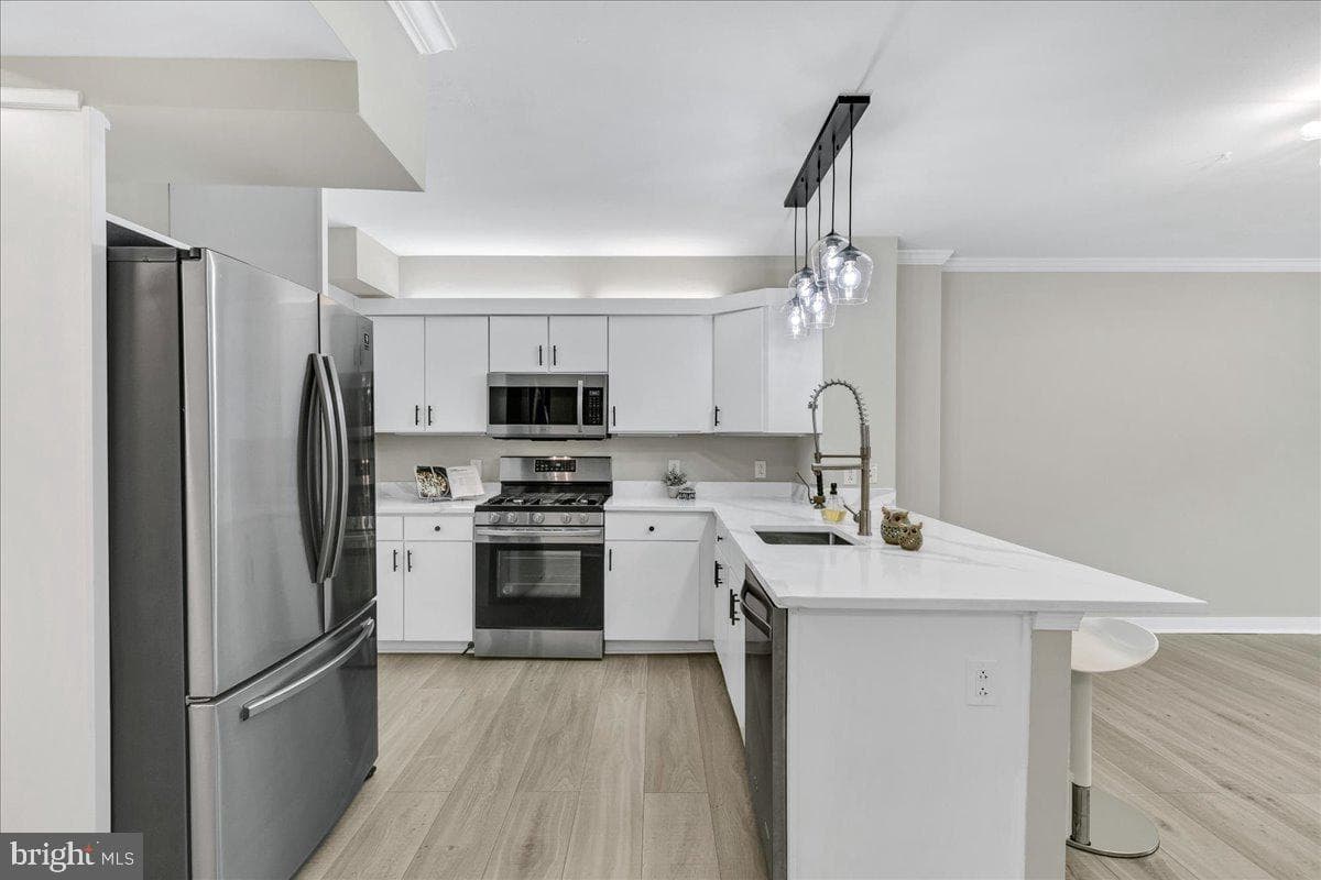 616 E E Street NW #1022 photo 4
