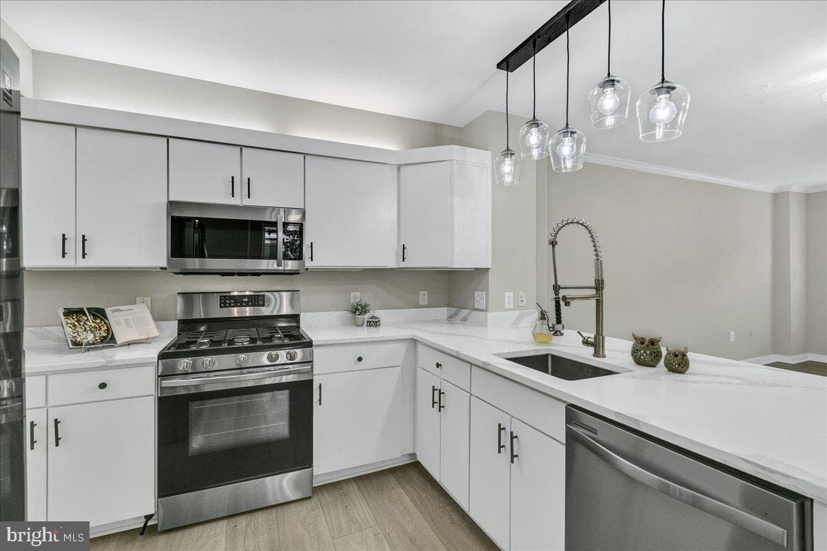 616 E E Street NW #1022 photo 6