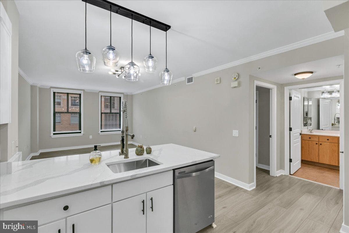 616 E E Street NW #1022 photo 9