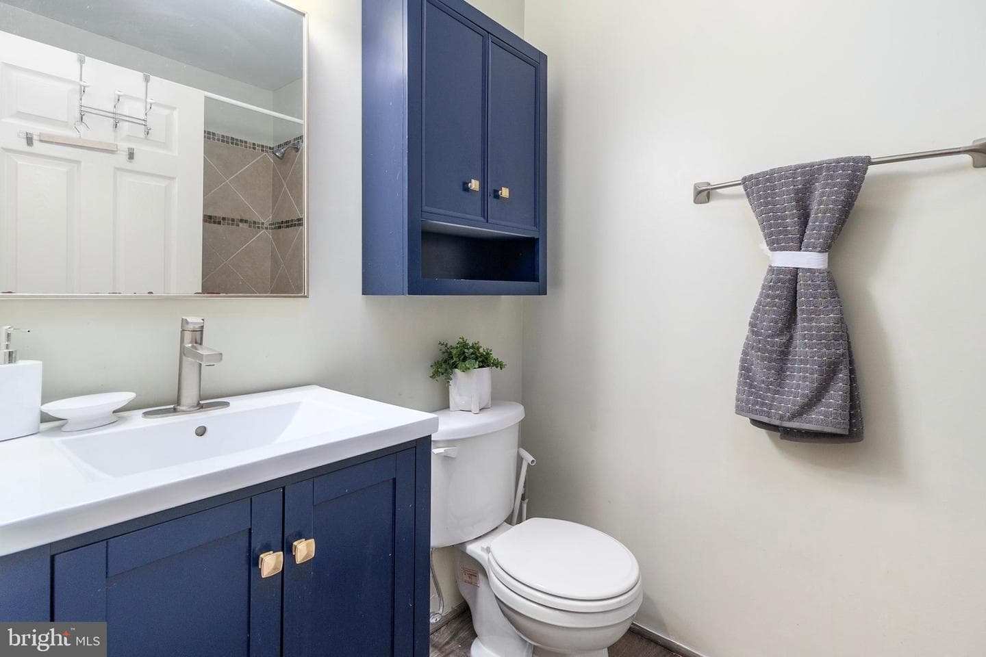 1609 Isherwood Street NE #2 photo 11