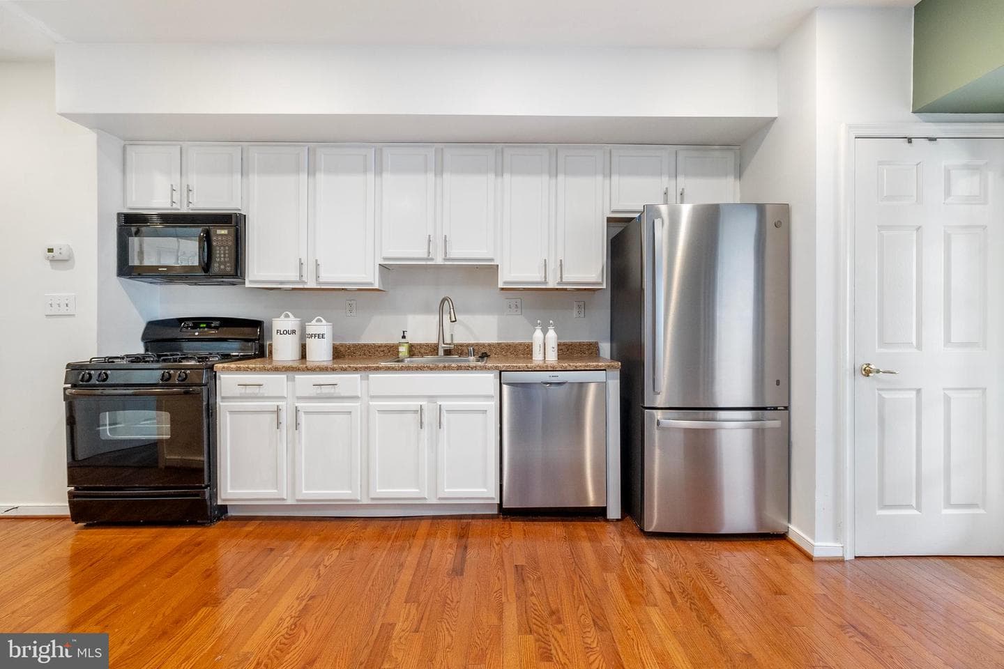 1609 Isherwood Street NE #2 photo 22