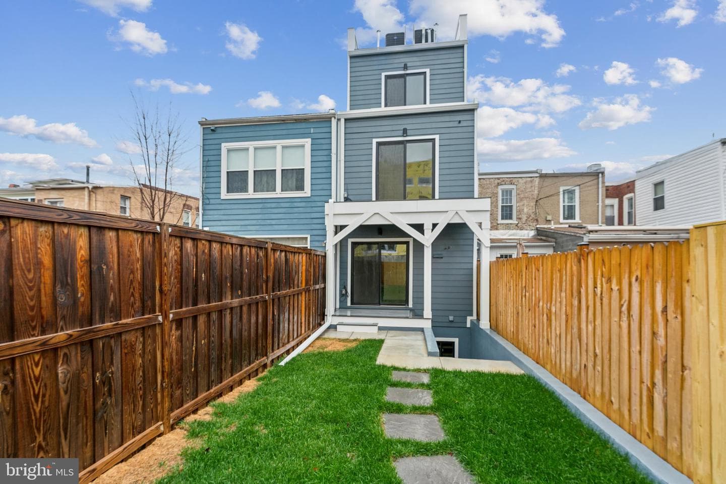 329 16th Street SE photo 36