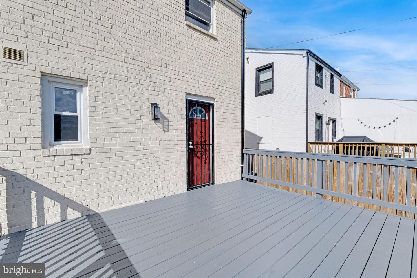 654 Chaplin Street SE photo 23